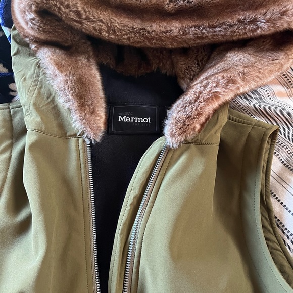 Marmot Women’s Vest - Picture 4 of 7